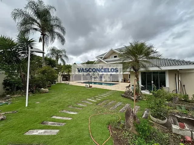 Casa com 980m² 5 quartos e 4 banheiros, à venda, no bairro Jardim das Colinas em São José dos Campos