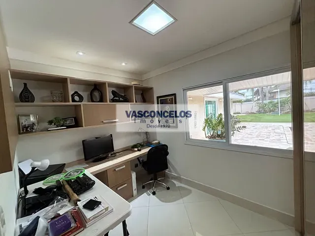 Casa com 980m² 5 quartos e 4 banheiros, à venda, no bairro Jardim das Colinas em São José dos Campos