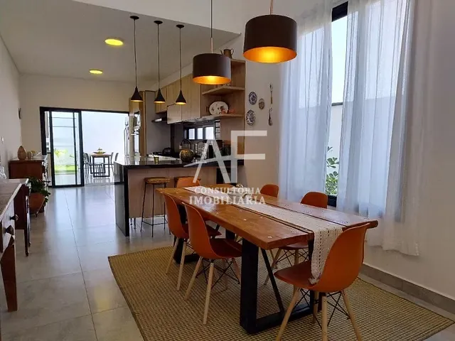 Casa com 300m² 3 quartos e 2 banheiros, à venda, no bairro Parque Residencial Maria Elmira em Caçapava