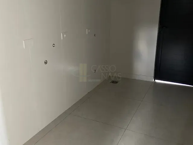 Casa com 275m² 3 quartos e 2 banheiros, à venda, no bairro Residencial Interlagos em Apucarana