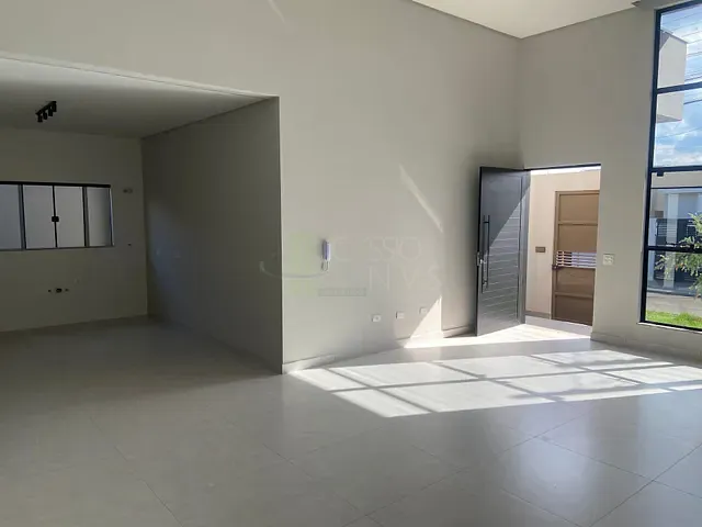 Casa com 275m² 3 quartos e 2 banheiros, à venda, no bairro Residencial Interlagos em Apucarana