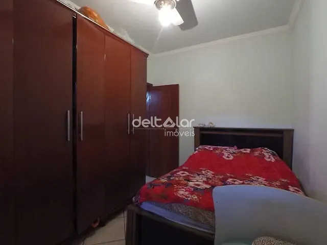 Casa com 100m² 2 quartos e 1 banheiro, à venda, no bairro Piratininga (Venda Nova) em Belo Horizonte