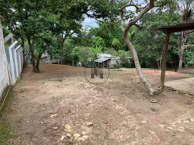 Casa com 3200m², à venda, no bairro Bom Jardim I em Guaratinguetá