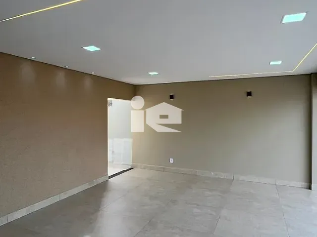 Casa 3 quartos e 2 banheiros, à venda, no bairro Jardim Nobre em Rolândia