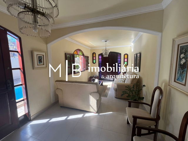 Casa 4 quartos e 3 banheiros, à venda, no bairro Haidee em Cataguases