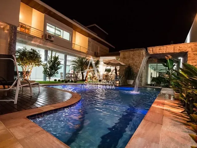Casa com 600m² 4 quartos e 5 banheiros, à venda, no bairro Caminho Novo em Tremembé