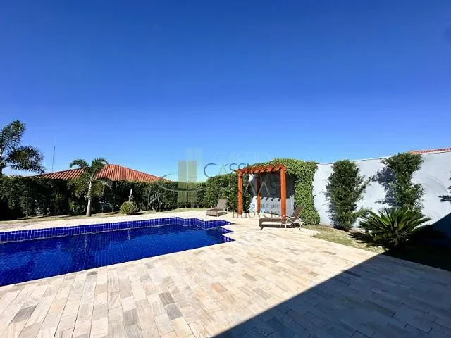 Casa com 641m² 3 quartos e 4 banheiros, à venda, no bairro Jardim Presidente Kennedy em Apucarana