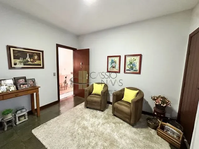 Casa com 641m² 3 quartos e 4 banheiros, à venda, no bairro Jardim Presidente Kennedy em Apucarana
