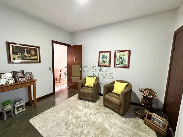 Casa com 641m² 3 quartos e 4 banheiros, à venda, no bairro Jardim Presidente Kennedy em Apucarana