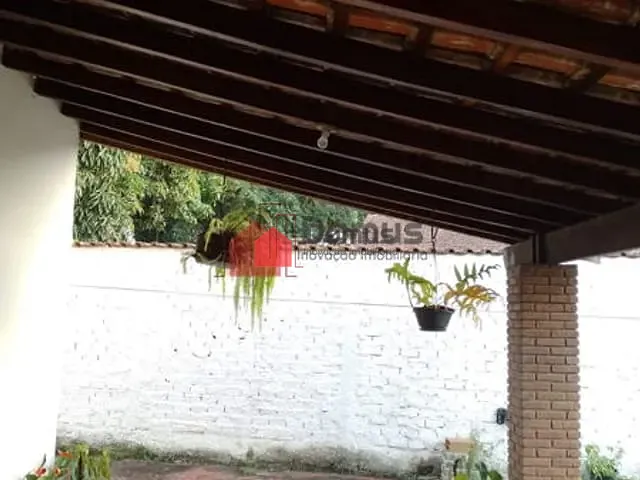 Casa à venda, no bairro São Benedito em Pindamonhangaba