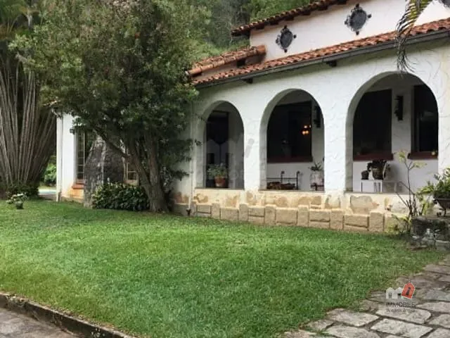 Casa com 50000m², à venda, no bairro Bonsucesso em Petrópolis