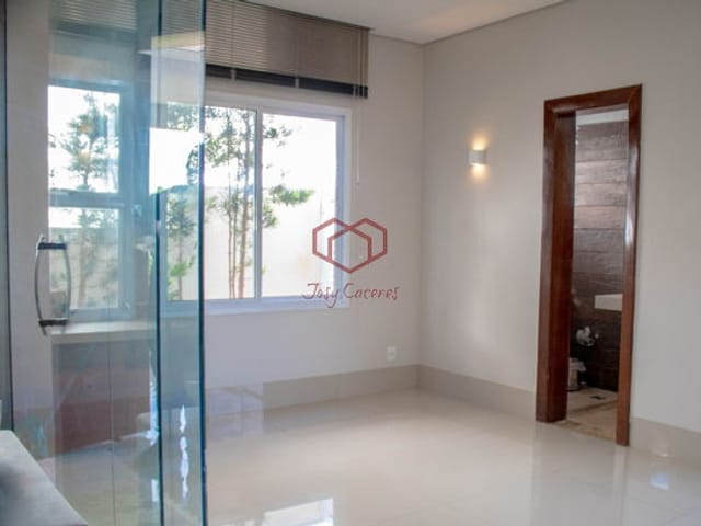 Casa com 454m² 3 quartos e 4 banheiros, à venda, no bairro Condomínio Florais do Valle em Cuiabá