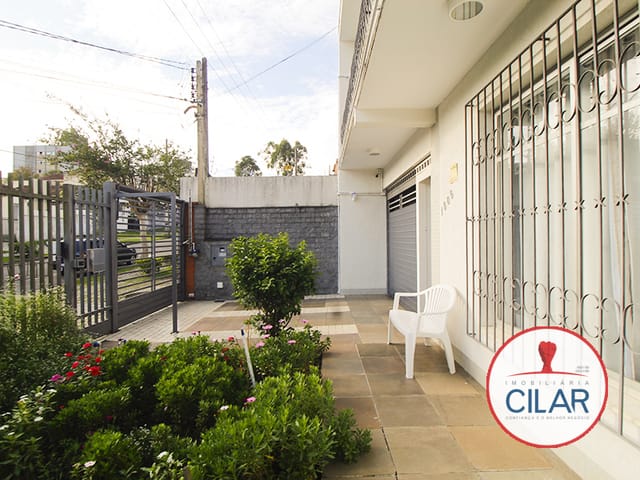 Casa com 536m² 7 quartos e 7 banheiros, à venda, no bairro Hugo Lange em Curitiba