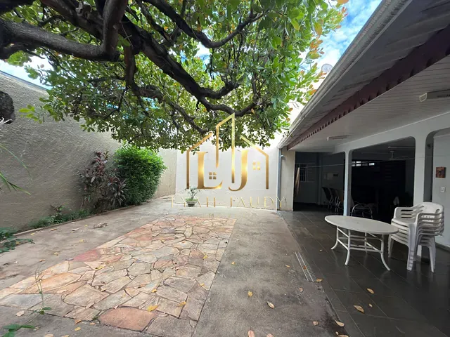 Casa com 360m² 4 quartos e 3 banheiros, à venda, no bairro Jardim Tropical em Cuiabá