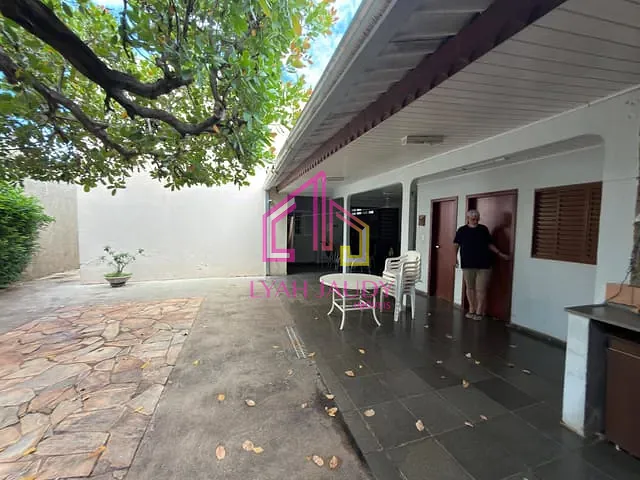 Casa com 360m² 4 quartos e 3 banheiros, à venda, no bairro Jardim Tropical em Cuiabá