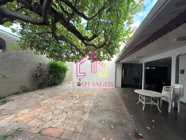 Casa com 360m² 4 quartos e 3 banheiros, à venda, no bairro Jardim Tropical em Cuiabá