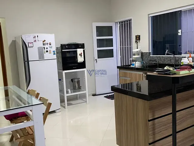 Casa com 240m² 2 quartos e 2 banheiros, à venda, no bairro Jardim Majestic em São José dos Campos