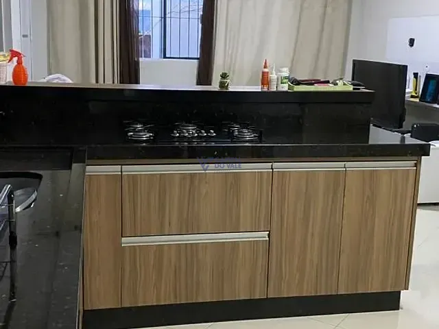 Casa com 240m² 2 quartos e 2 banheiros, à venda, no bairro Jardim Majestic em São José dos Campos