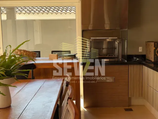 Casa com 448m² 4 quartos e 5 banheiros, à venda, no bairro Vila Aviaçao em Bauru