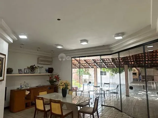 Casa com 765m² 4 quartos e 5 banheiros, à venda, no bairro Fátima em Teresina