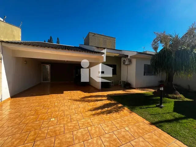 Casa 3 quartos e 3 banheiros, à venda, no bairro Jardim Asteca em Rolândia