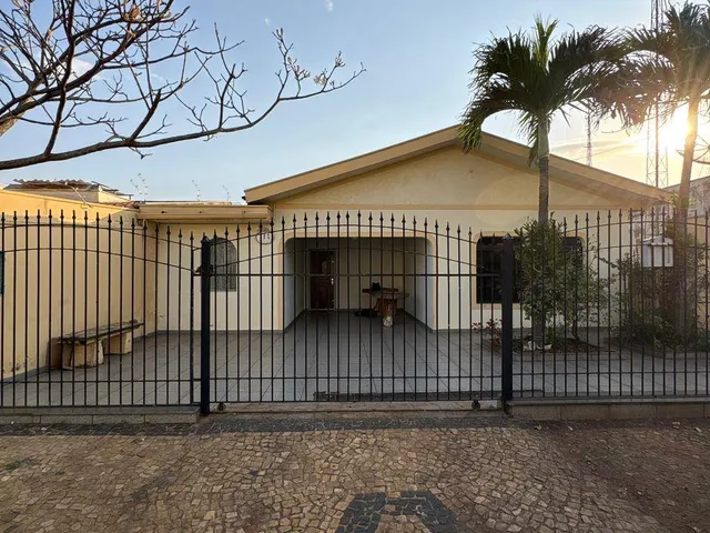 Casa 5 quartos e 2 banheiros, à venda, no bairro Santa Cruz em Americana