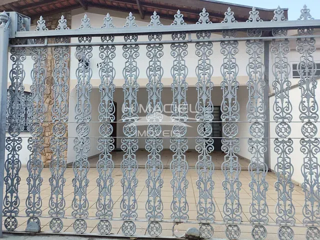 Casa com 300m² 4 quartos e 3 banheiros, à venda, no bairro Jardim Paulicéia em Campinas