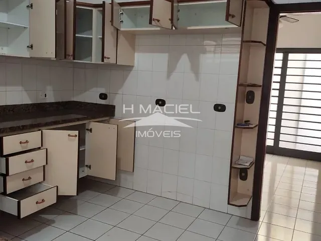 Casa com 300m² 4 quartos e 3 banheiros, à venda, no bairro Jardim Paulicéia em Campinas