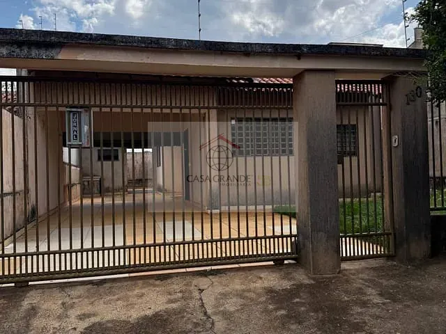 Casa com 300m² 3 quartos e 3 banheiros, à venda, no bairro Jardim Caviúna em Rolândia