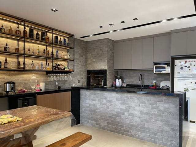 Casa com 242m² 3 quartos e 4 banheiros, à venda, no bairro Ribeirão do Lipa em Cuiabá