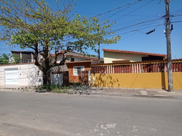 Casa com 59m² 2 quartos e 1 banheiro, à venda, no bairro Itanhaém em Itanhaém