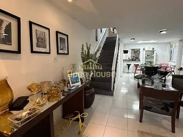 Casa 4 quartos e 4 banheiros, à venda, no bairro Colônia Santo Antônio em Barra Mansa