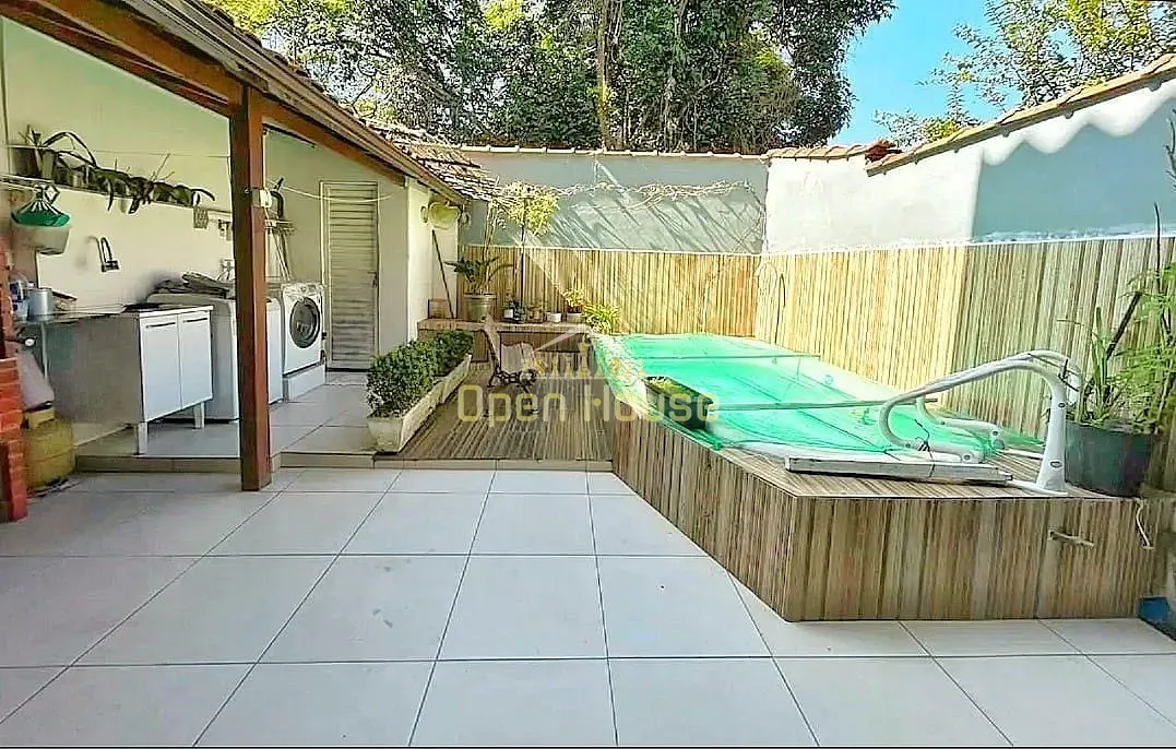 Casa, 4 quartos, 180 m² - Foto 1