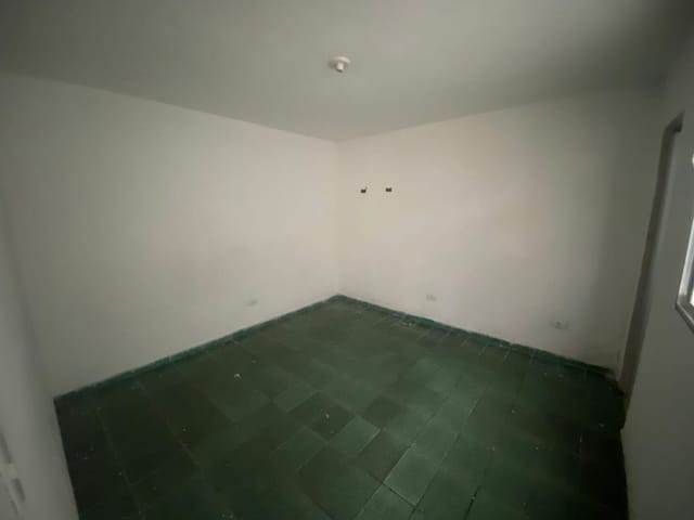 Casa com 35m² 1 quarto e 1 banheiro, para alugar, no bairro Jardim Dionisio em São Paulo
