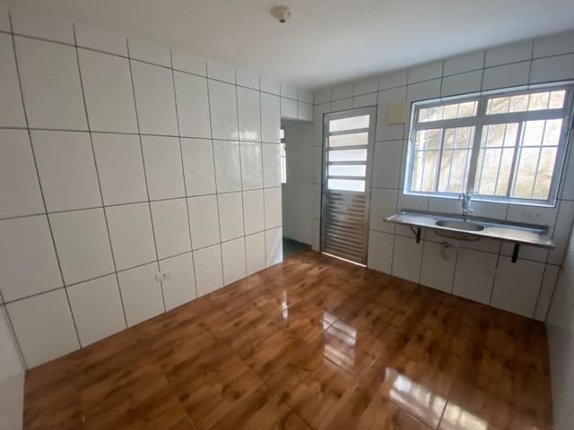 Casa com 35m² 1 quarto e 1 banheiro, para alugar, no bairro Jardim Dionisio em São Paulo