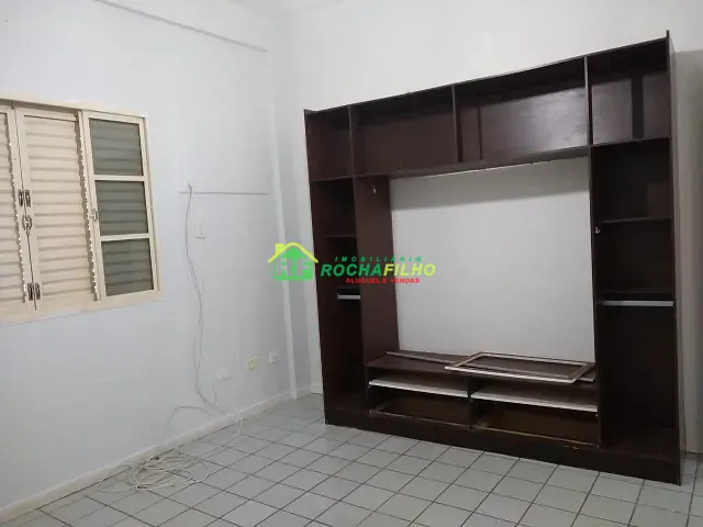 Casa com 275m² 4 quartos e 1 banheiro, para alugar, no bairro São Cristóvão em Teresina