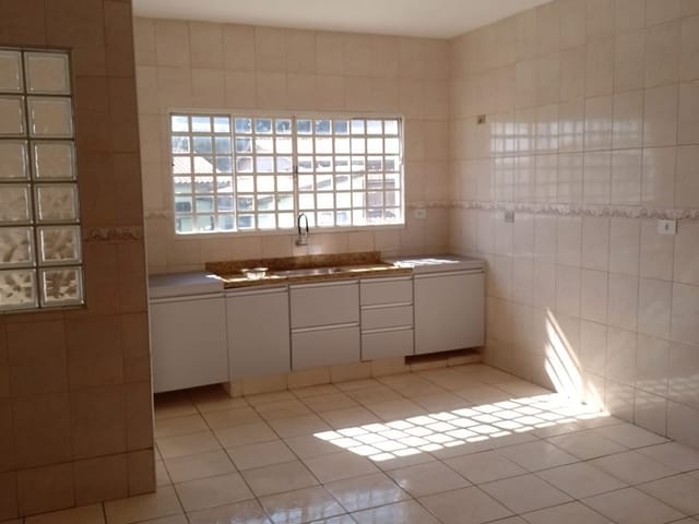 Casa com 3 Dormitórios para Locação - Jardim Vila Rica.