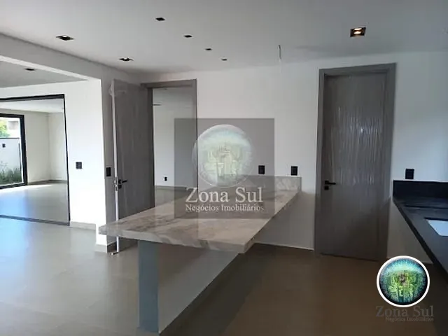 Casa com 335m² 4 quartos e 5 banheiros, à venda, no bairro Alphaville Nova Esplanada em Votorantim
