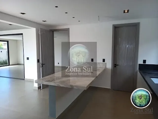 Casa com 335m² 4 quartos e 5 banheiros, à venda, no bairro Alphaville Nova Esplanada em Votorantim