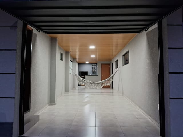 Casa com 490m² 3 quartos e 2 banheiros, à venda, no bairro Cará-cará em Ponta Grossa