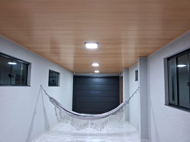 Casa com 490m² 3 quartos e 2 banheiros, à venda, no bairro Cará-cará em Ponta Grossa