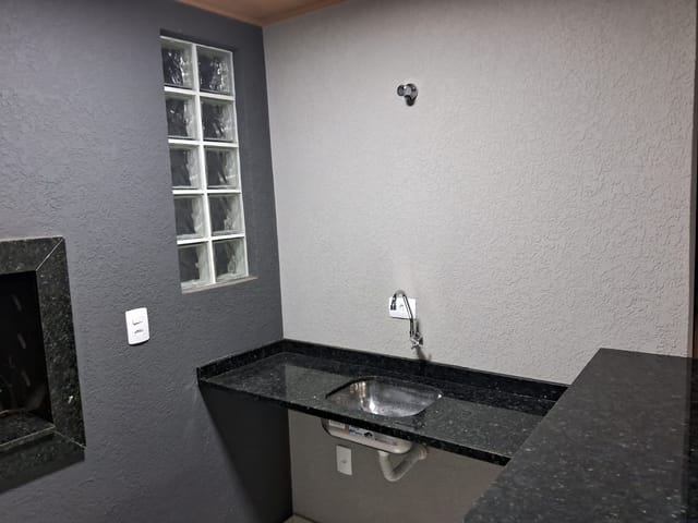 Casa com 490m² 3 quartos e 2 banheiros, à venda, no bairro Cará-cará em Ponta Grossa