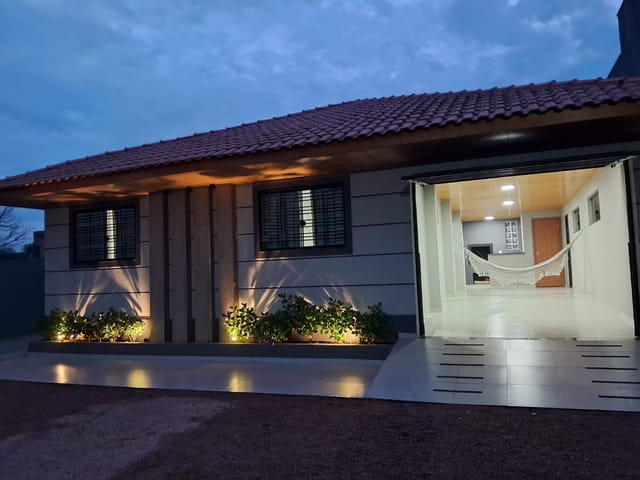Casa com 490m² 3 quartos e 2 banheiros, à venda, no bairro Cará-cará em Ponta Grossa