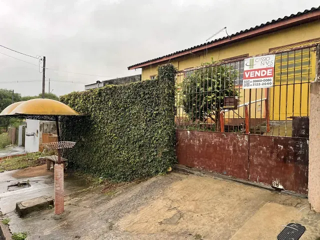 Casa com 375m² 3 quartos e 2 banheiros, à venda, no bairro Jardim Catuaí em Apucarana