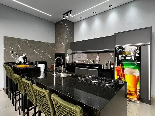 Casa com 250m² 3 quartos e 3 banheiros, à venda, no bairro Jardim Nobre em Rolândia