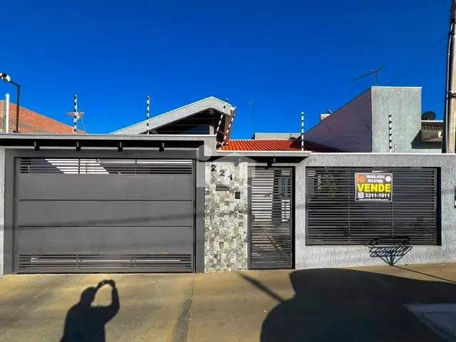Casa com 250m² 3 quartos e 3 banheiros, à venda, no bairro Jardim Nobre em Rolândia