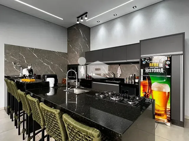 Casa com 250m² 3 quartos e 3 banheiros, à venda, no bairro Jardim Nobre em Rolândia