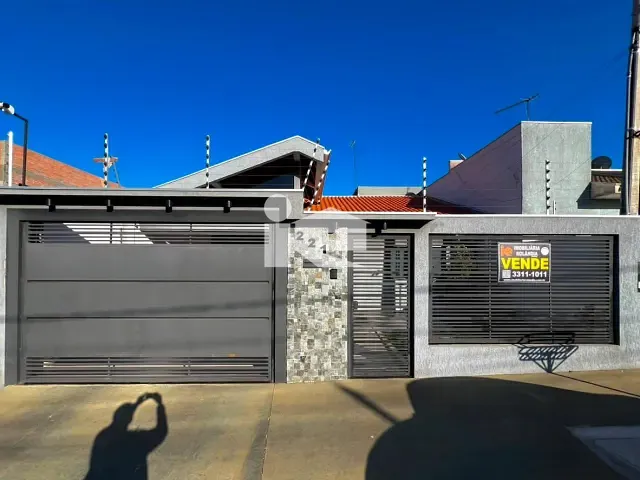 Casa com 250m² 3 quartos e 3 banheiros, à venda, no bairro Jardim Nobre em Rolândia