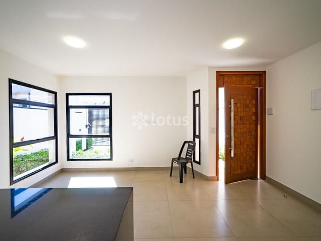 Casa com 160m² 3 quartos e 3 banheiros, à venda, no bairro Nova Jaguari em Santana de Parnaíba