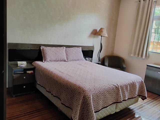 Casa 3 quartos e 2 banheiros, à venda, no bairro Centro em Lavras